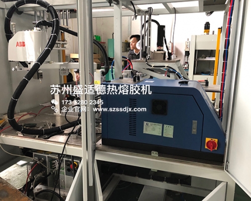 汽车隔音毡机械手打胶应用